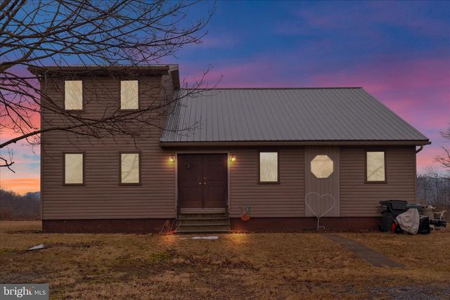 211 MERKEY DR, Bethel, PA 19507