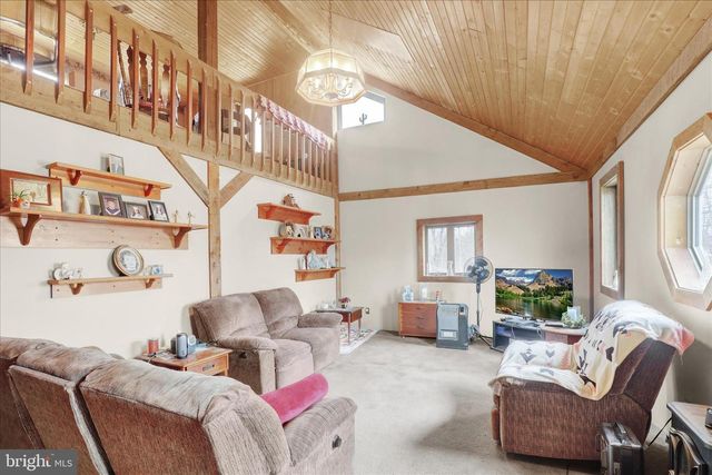 211 MERKEY DR, Bethel, PA 19507