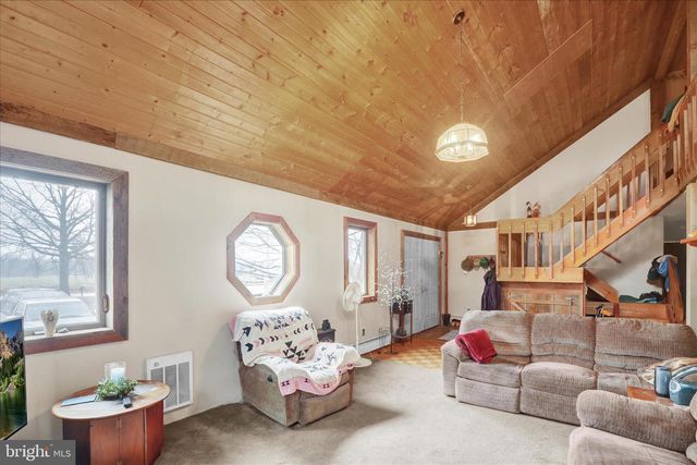 211 MERKEY DR, Bethel, PA 19507