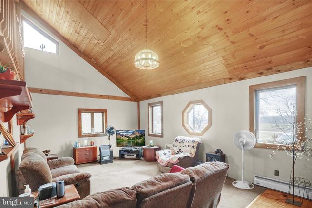 211 MERKEY DR, Bethel, PA 19507