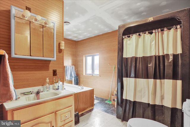 211 MERKEY DR, Bethel, PA 19507