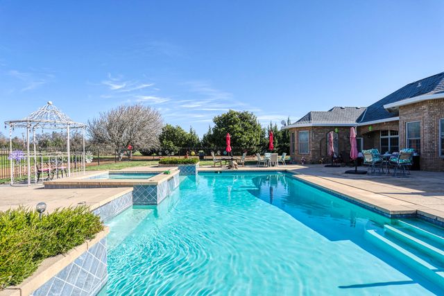 19640 Dairyland Drive, Redding, CA 96002