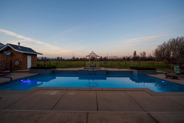 19640 Dairyland Drive, Redding, CA 96002