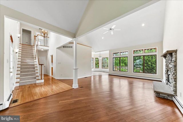 8247 HENSINGERSVILLE RD, Alburtis, PA 18011