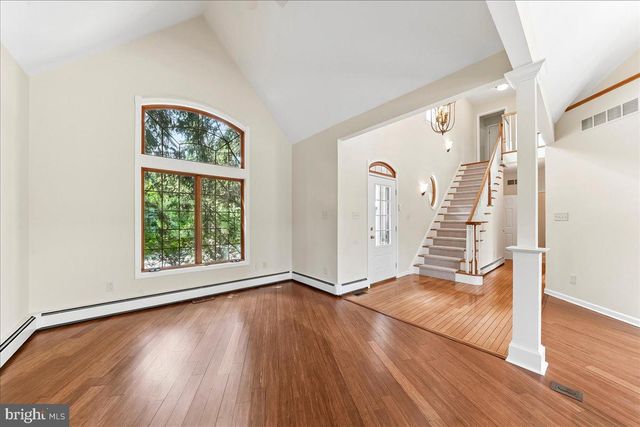 8247 HENSINGERSVILLE RD, Alburtis, PA 18011