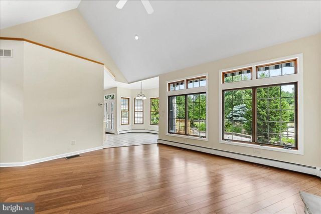 8247 HENSINGERSVILLE RD, Alburtis, PA 18011