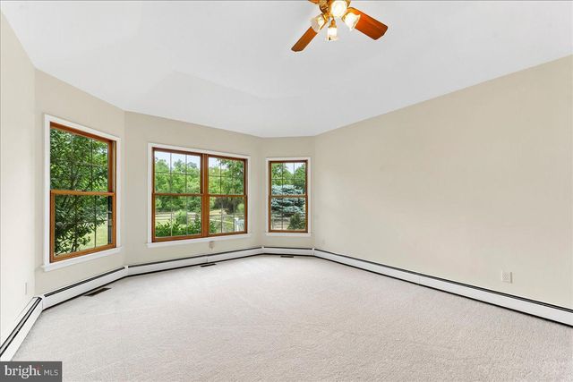 8247 HENSINGERSVILLE RD, Alburtis, PA 18011