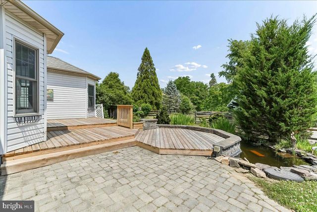 8247 HENSINGERSVILLE RD, Alburtis, PA 18011