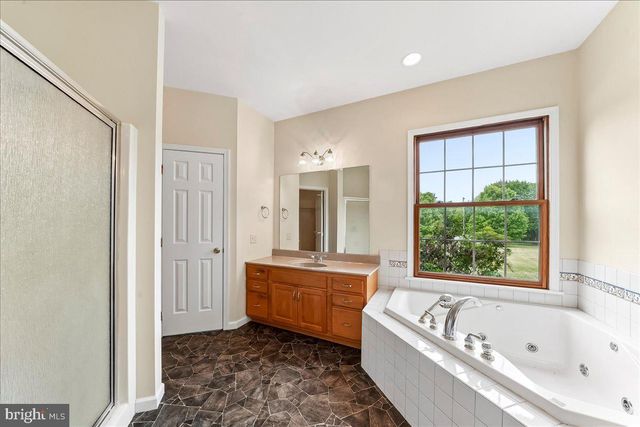 8247 HENSINGERSVILLE RD, Alburtis, PA 18011