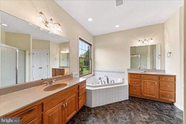 8247 HENSINGERSVILLE RD, Alburtis, PA 18011
