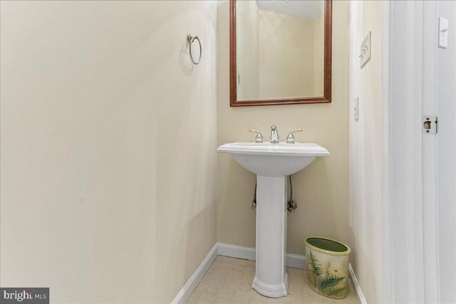 8247 HENSINGERSVILLE RD, Alburtis, PA 18011