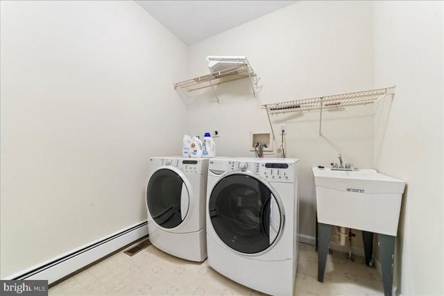 8247 HENSINGERSVILLE RD, Alburtis, PA 18011