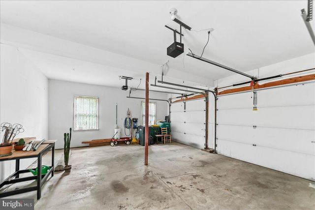 8247 HENSINGERSVILLE RD, Alburtis, PA 18011