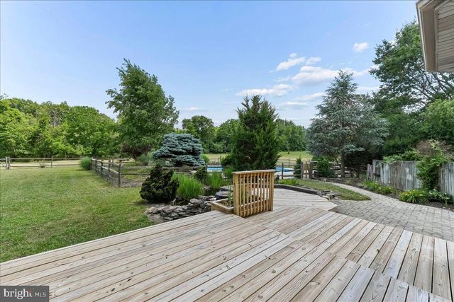 8247 HENSINGERSVILLE RD, Alburtis, PA 18011