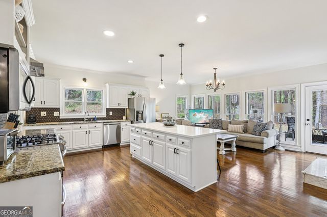 100 Kylemore Pass, Tyrone, GA 30290