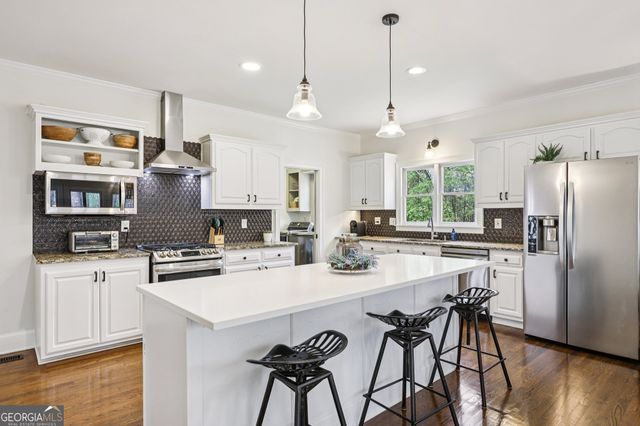 100 Kylemore Pass, Tyrone, GA 30290