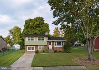 6 HEARNE DR, Barrington, NJ 08007