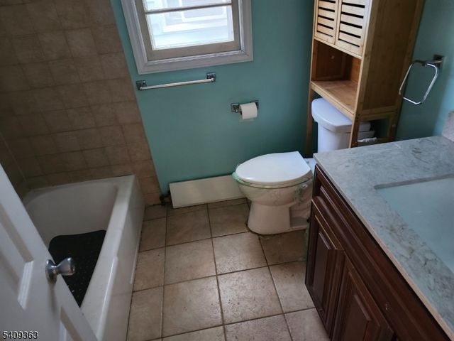 348 Cator Ave, Jersey City, NJ 07305