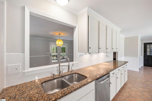 106 Wilderness Drive, Laurens, SC 29360