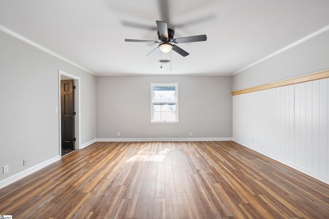106 Wilderness Drive, Laurens, SC 29360