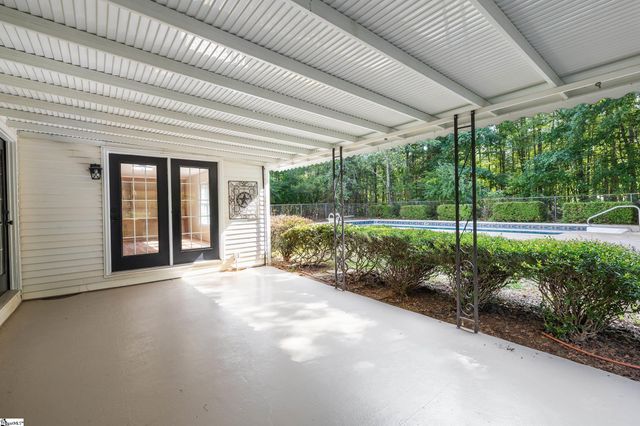 106 Wilderness Drive, Laurens, SC 29360