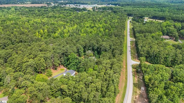 106 Wilderness Drive, Laurens, SC 29360
