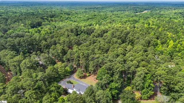 106 Wilderness Drive, Laurens, SC 29360