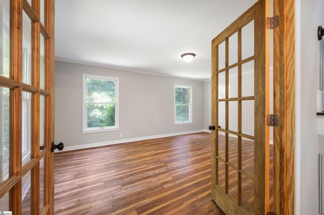 106 Wilderness Drive, Laurens, SC 29360