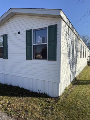 76 Wauona Trail, Portage, WI 53901