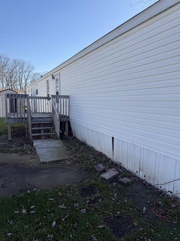 76 Wauona Trail, Portage, WI 53901