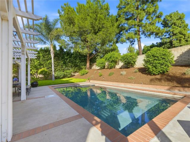 11030 Willowbrae, Chatsworth, CA 91311