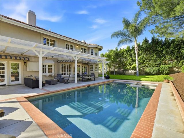 11030 Willowbrae, Chatsworth, CA 91311