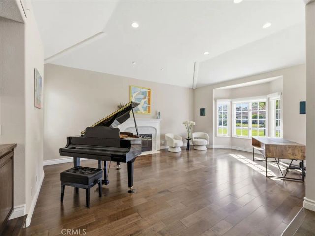 11030 Willowbrae, Chatsworth, CA 91311