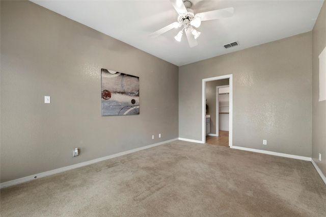 1005 E Buttercup RD, Taylor, TX 76574