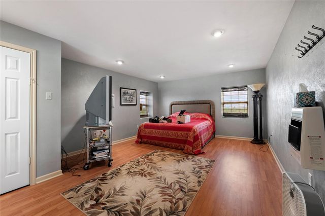 1005 E Buttercup RD, Taylor, TX 76574
