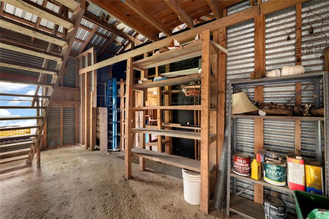 1005 E Buttercup RD, Taylor, TX 76574