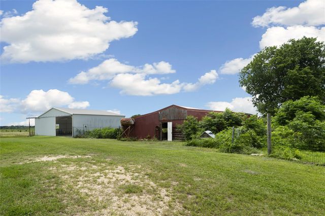 1005 E Buttercup RD, Taylor, TX 76574