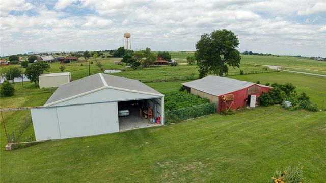 1005 E Buttercup RD, Taylor, TX 76574