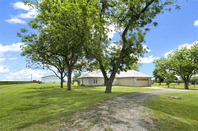 1005 E Buttercup RD, Taylor, TX 76574