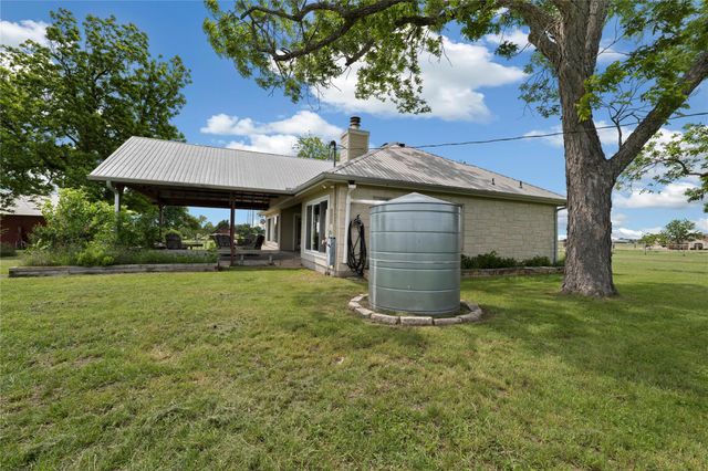 1005 E Buttercup RD, Taylor, TX 76574