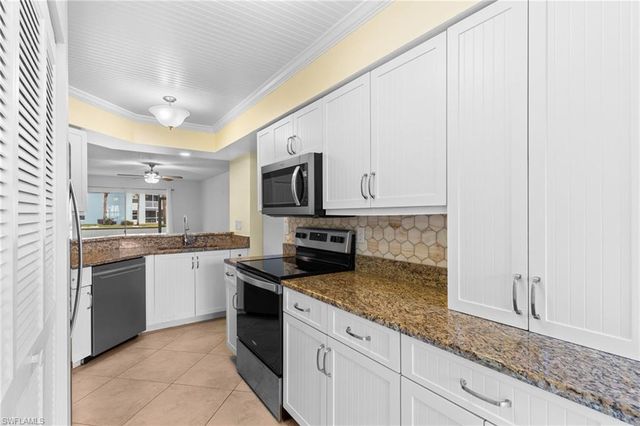 177 Grand Oaks WAY 101, Naples, FL 34110