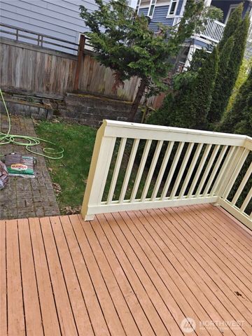 564 MOUNTAIN VIEW Lane NW, Issaquah, WA 98027