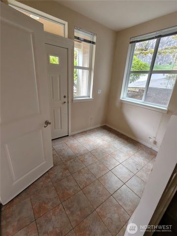 564 MOUNTAIN VIEW Lane NW, Issaquah, WA 98027
