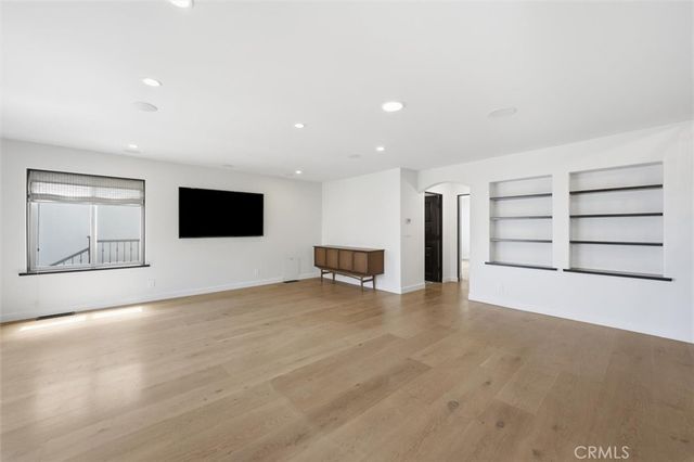 221 24th Street, Manhattan Beach, CA 90266