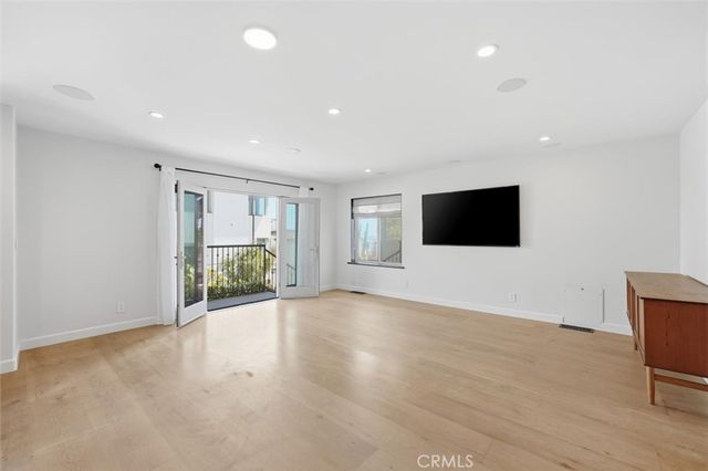 221 24th Street, Manhattan Beach, CA 90266