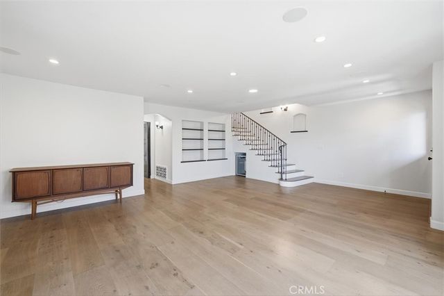 221 24th Street, Manhattan Beach, CA 90266