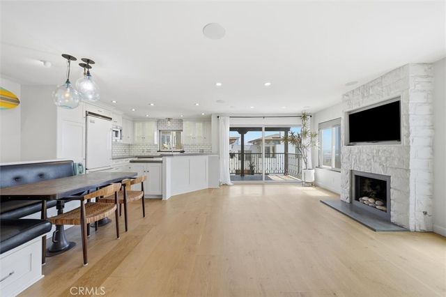 221 24th Street, Manhattan Beach, CA 90266