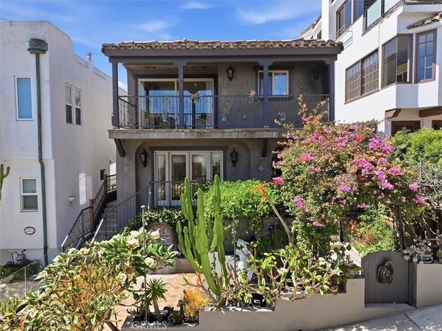 221 24th Street, Manhattan Beach, CA 90266