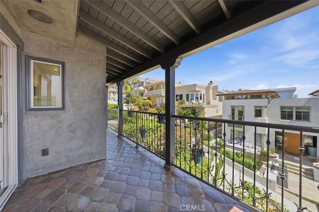 221 24th Street, Manhattan Beach, CA 90266