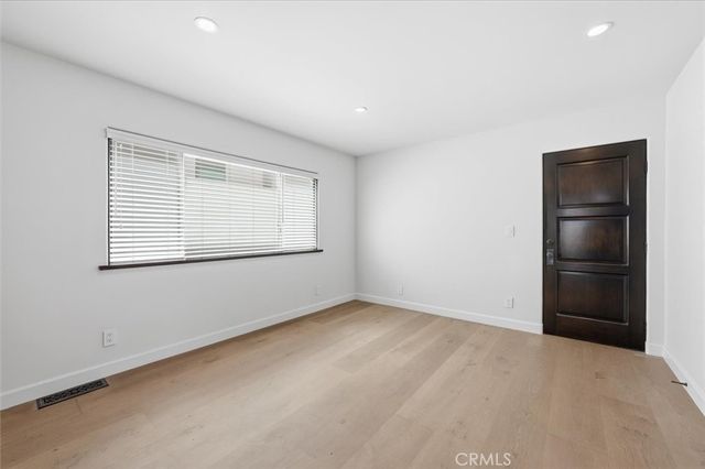 221 24th Street, Manhattan Beach, CA 90266